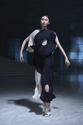 Issey Miyake и United Nude: весна–лето 2022