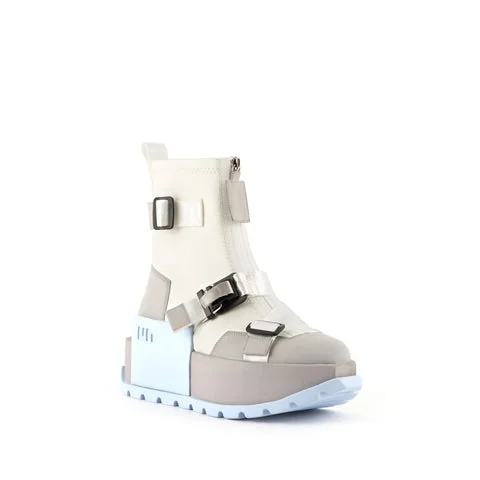На Луну с Anrealage и United Nude: осень–зима 2022