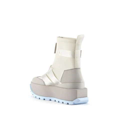 На Луну с Anrealage и United Nude: осень–зима 2022